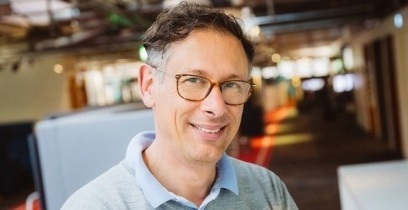 Direktor „Öffentlichkeit und Fans“