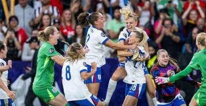 Frauenfußball, Alte Oper und steile Abfahrten